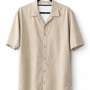 James Perse Men's short sleeve buttoned Poplin Shirt.